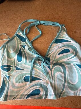Garage cropped Halter